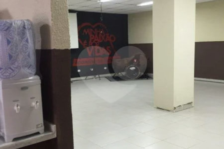 Salão comercial de 200m2 para locação na Mooca