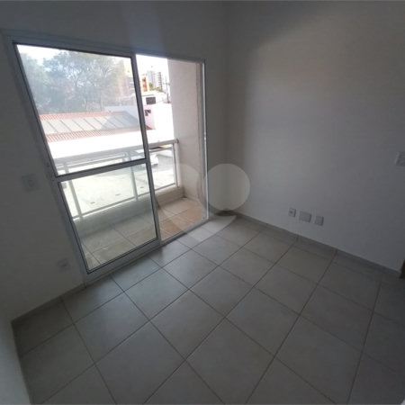 Apartamento no Condomínio Mirante Araucária.