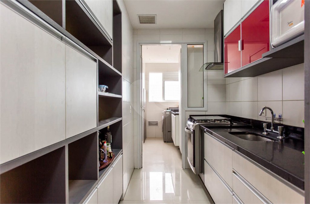 Apartamento à venda na Vila Mariana de 100m² com 3 dormitórios, 2 suítes, 2 vagas e lazer