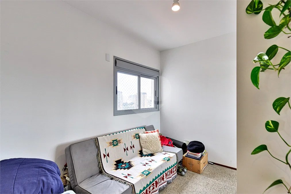 Apartamento com 155m² pronto para morar com 03 suítes e 02 vagas no Jardim Marajoara.