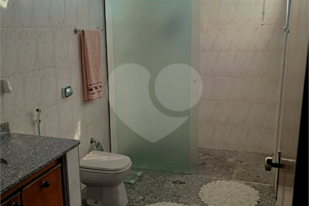 Sobrado com 3 quartos à venda com área gourmet completa e 5 vagas de garagem – Santa Marta - São Carlos/SP