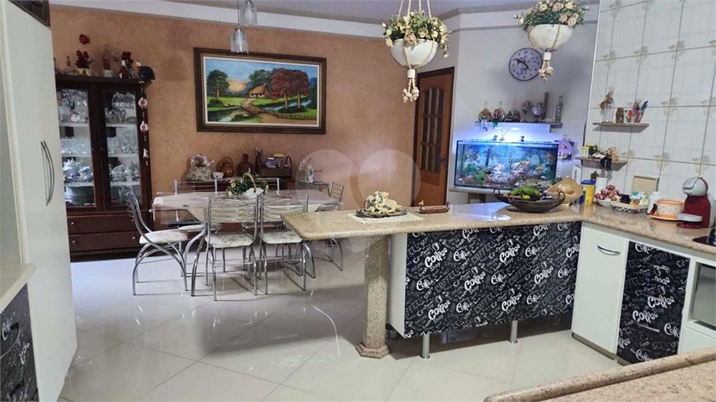 Casa térrea no Jardim Hikare
