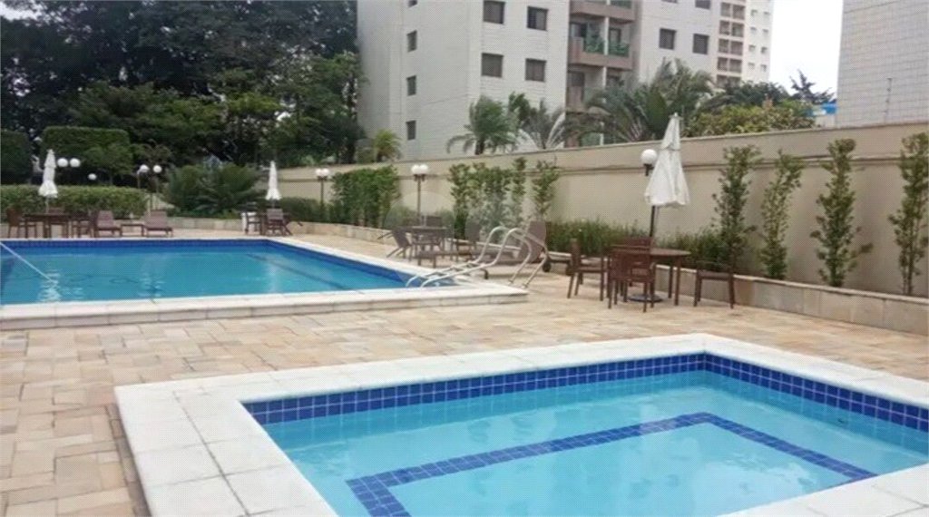 Cobertura com 130m², 3 quartos, sendo 2 suítes, 2 garagens, à venda no Jardim Marajoara