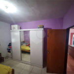 Sobrado 3 quartos e área comercial em baixo.