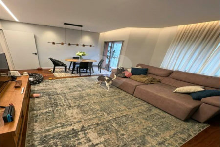 Apartamento Recém reformado e mobiliado a venda em Vila Mariana