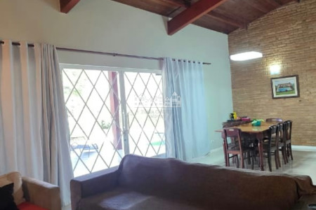 Casa à venda com 4 quartos, sendo 2 suítes, em Vila Petrópolis, Atibaia, SP