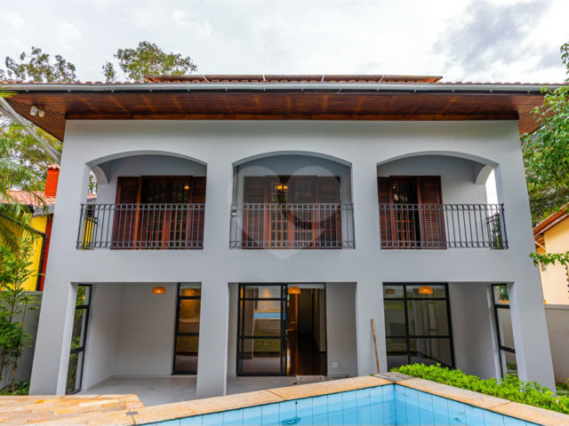Casa à venda com 4 quartos, sendo 2 suítes,  em Jardim Marajoara, São Paulo, SP