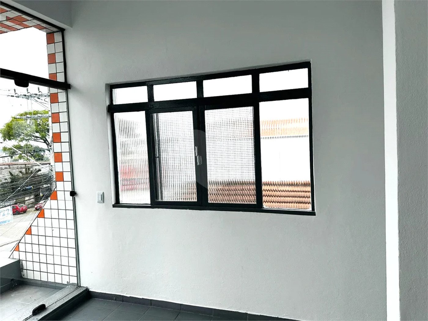 Galpão com 250m² , 4 vagas , para locação em Itaquera.