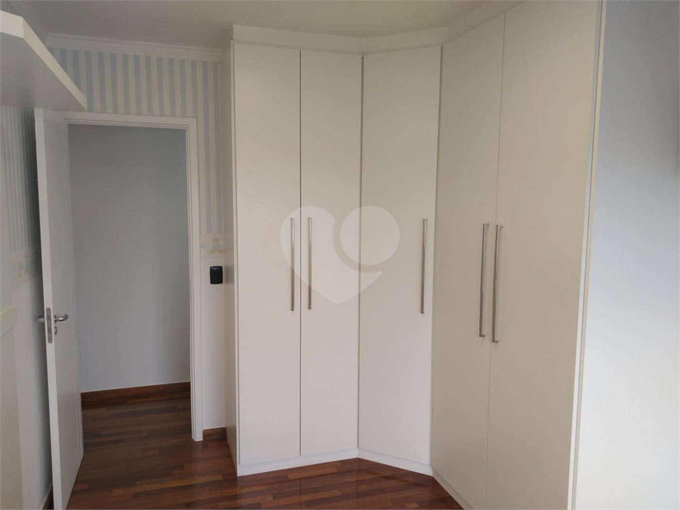 Apartamento 3 suítes, varanda gourmet, 3 vagas em Condomínio Clube na Mooca