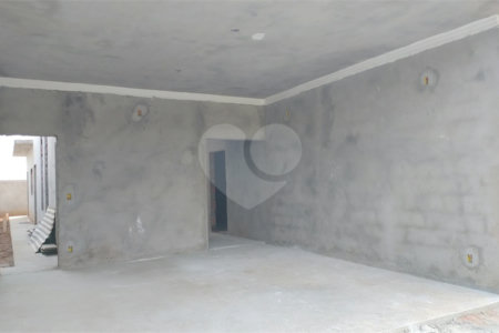 Casa térrea em fase de construção para venda no condomínio Quebec