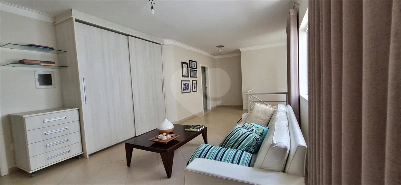 Lindo sobrado com 4 suites e piscina à venda, 365m², por R$ 2.450.000,00 no condomínio Villa Suiça, em Indaiatuba/SP.