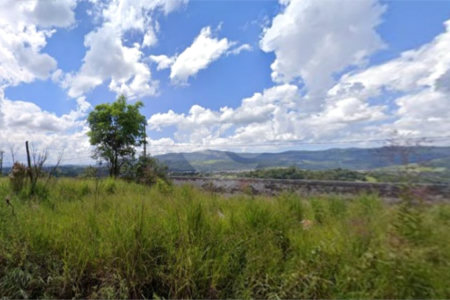 Terreno de 2.150m² Espetacular com Excelente Topografia à Venda no Bairro Estância Brasil
