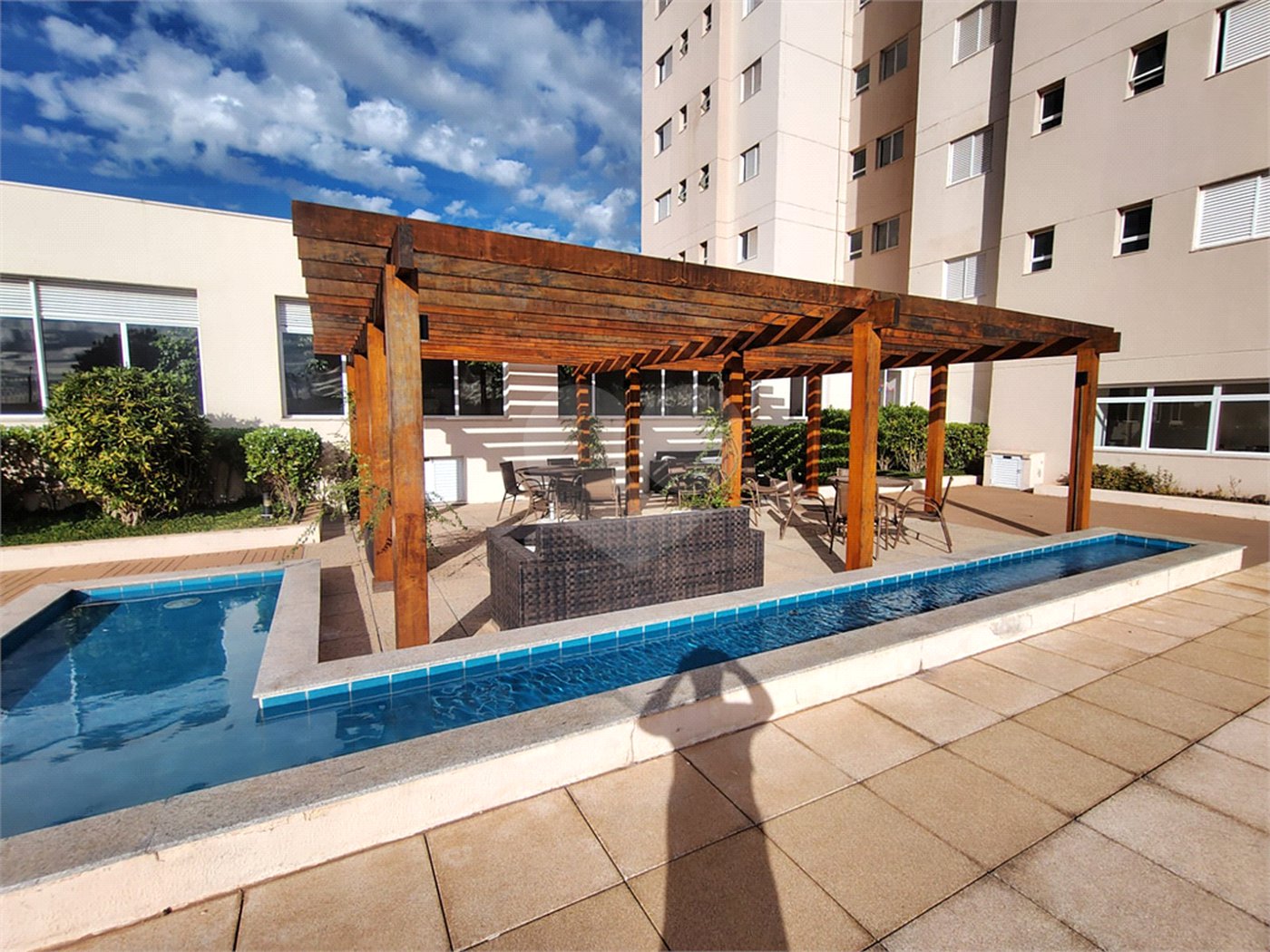 Apartamento com condomínio de clube 3 Dormitórios e 1 Suíte