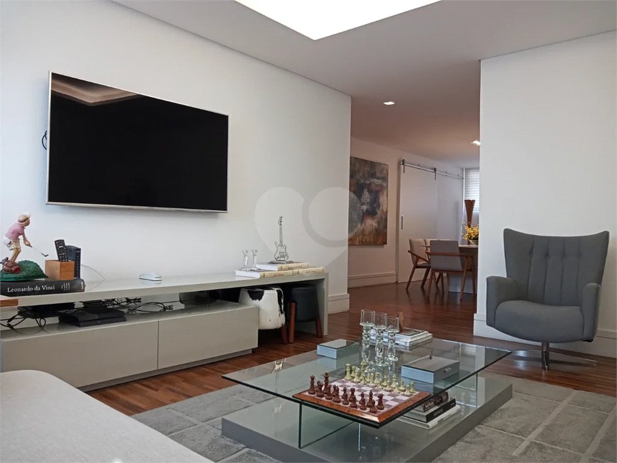 Apartamento à venda com 3 quartos, sendo 1 suíte, em Higienópolis, São Paulo, SP