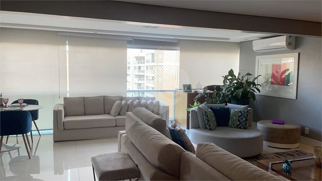 Apartamento na Mooca com 204 m² com vista maravilhosa, sendo 3 suítes e 4vagas.