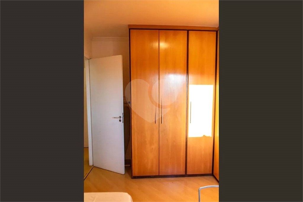 Apartamento à venda na Vila Mariana, 63 m², 2 dormitórios sendo 1 suíte, sacada, 2 vagas