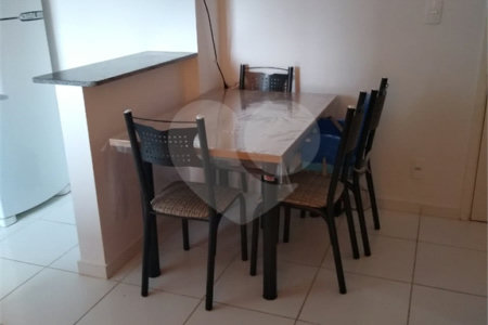 Apartamento com 2 dormitórios
