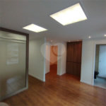 Sala comercial na Oscar Freire à venda Sala coml à venda na Oscar Freire OPORTUNIDADE Sala coml esquina. Rebouças