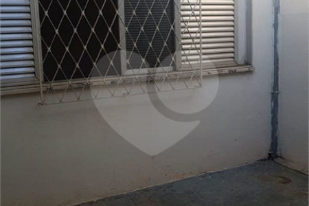 Casa térrea para venda em Araraquara/SP.