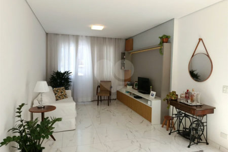 Sobrado novo, com 250m², 3 quartos, sendo 1 suíte, 2 garagens, à venda na Vila Prudente