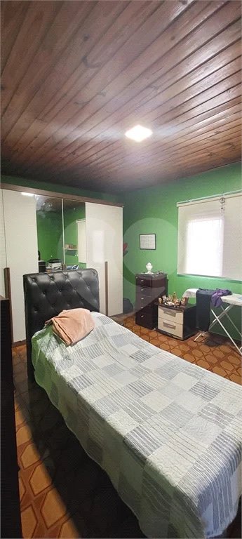Sobrado espaçoso em São Miguel Paulista com 5 dormitórios e 5 vagas.