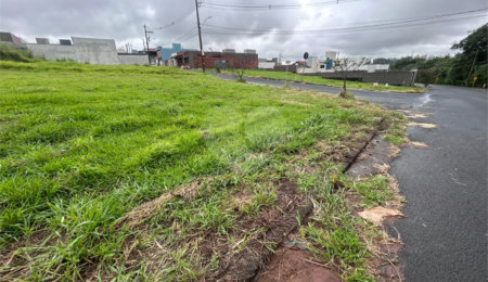 Terreno à venda em Jardim Santa Júlia, São Carlos, SP