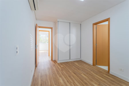 Casa à venda com 4 suítes no condomínio Villagio Quadrifolio, São Paulo - SP