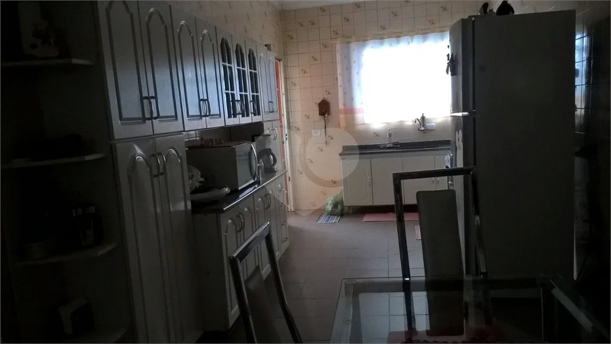 Sítio à venda em Santa Isabel com 2.700m² | Piscina | Casa de Caseiro | Excelente para lazer ou investimento