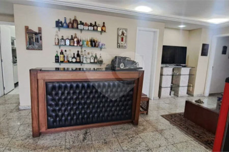 Apartamento à Venda no Campo Belo com 123m², 2 Suítes, Churrasqueira e 2 Vagas