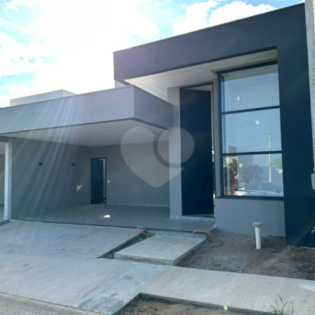 Casa a venda em São Carlos em condomínio fechado