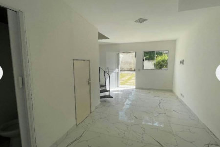 Sobrado à venda com 2 quartos no condomínio Ville de Vie 2, Cotia - SP