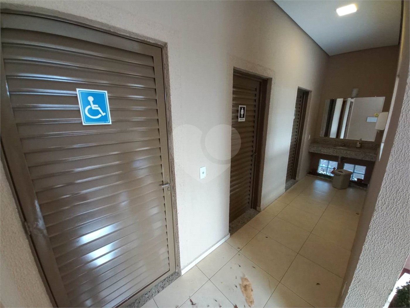 Apartamento no Condomínio Mont Vernon .