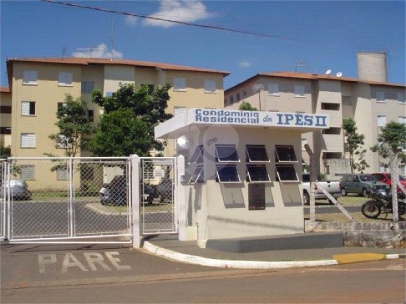 Apartamento para venda no Edifício Residencial dos Ipês II em Araraquara/SP.