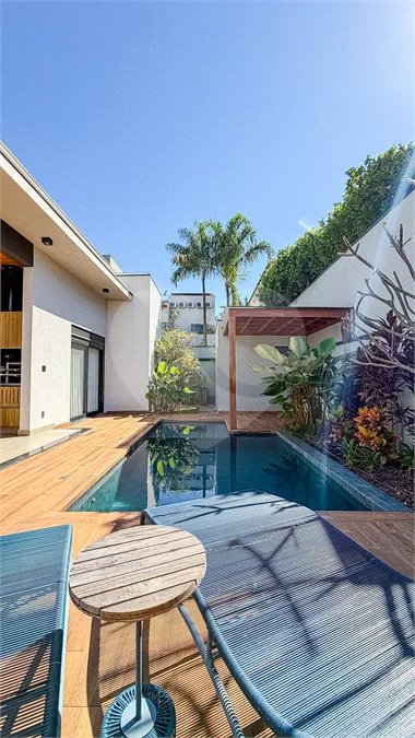 Indaiatuba - HOME DESIGN - Casa Térrea - Condomínio Paradiso - 420 m² de terreno - 307,19 m² de área construída - 3 suítes completas, sendo 1 master com closet planejado e banheira de imersão - Sala de TV reversível para 4ª suíte - Sala de estar ampla e varanda gourmet integrada - Cozinha com móve