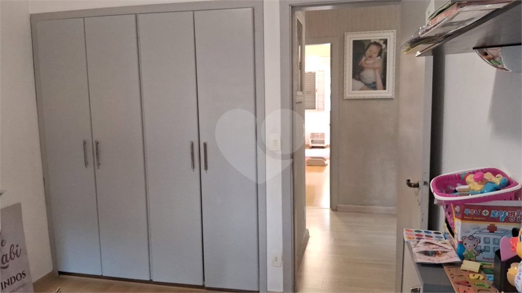 Apartamento a venda na Aclimação com 4 dormitórios e 2 vagas.