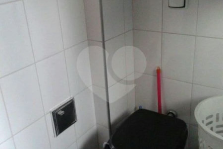 Ótimo apartamento no Bom Retiro, pertinho de tudo e de todo comércio do Centro.