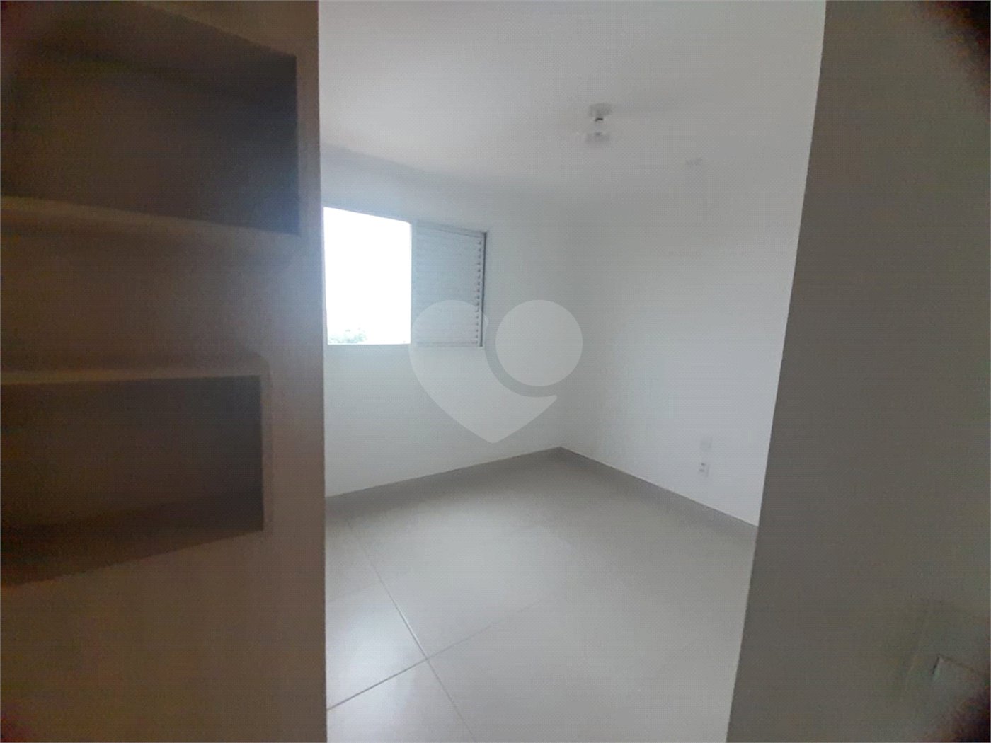 Apartamento Mobiliado para Venda e Locação no Edifício Annelise - São Carlos