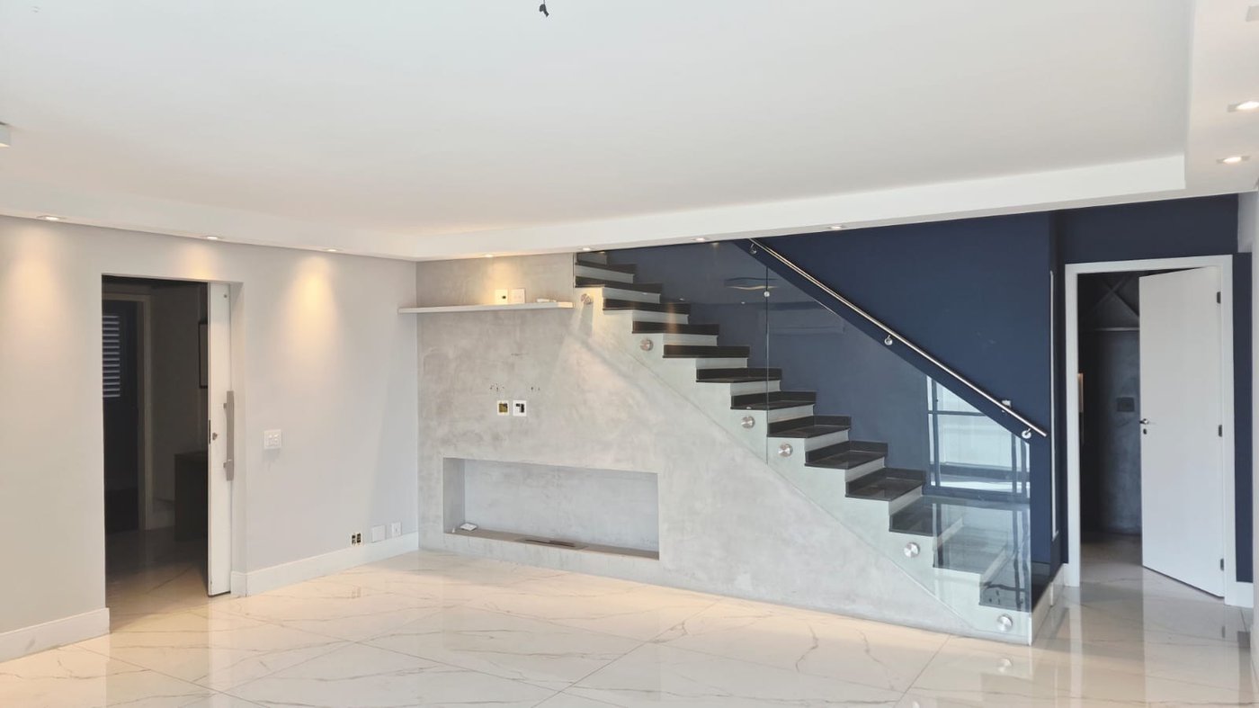COBERTURA DUPLEX DE ALTO PADRÃO NA VILA SÃO FRANCISCO | 233 m²