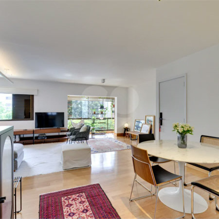 Apartamento à venda com 2 quartos, sendo 1 suíte,  em Campo Belo, São Paulo, SP