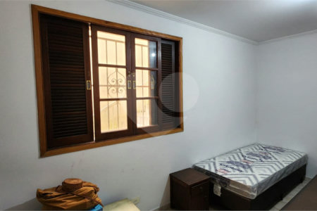 Casa térrea com duas edículas para venda - Saúde, SP.