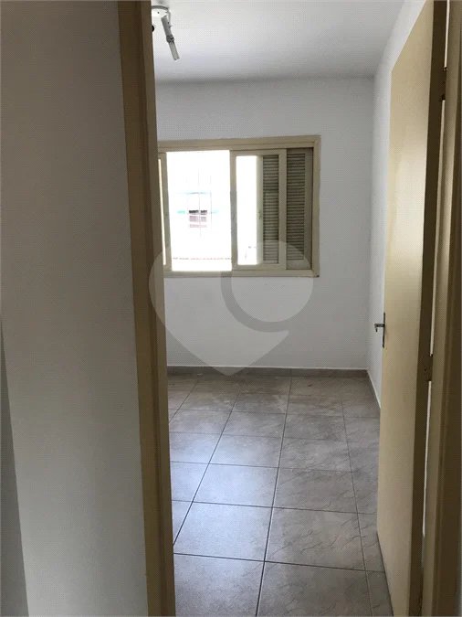 Sobrado à venda com 3 quartos em Vila Nivi, São Paulo, SP