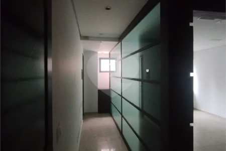 Sala comercial para locação no Jardim Paulista, 90 m², 2 garagens