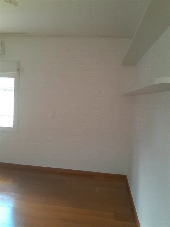 Casa à venda ou para alugar com 4 suítes em Chácaras São Carlos, Cotia, SP