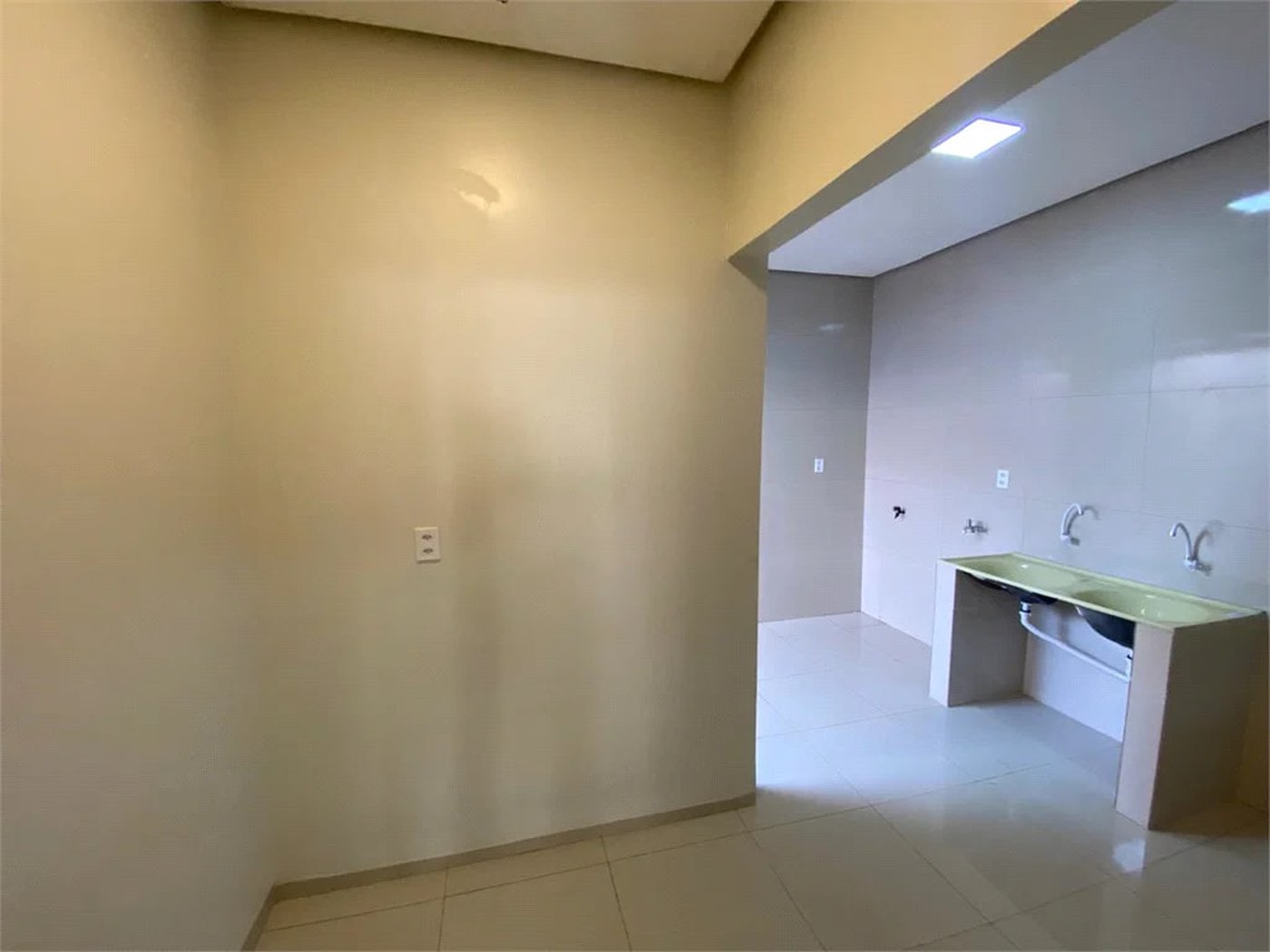 Casa à venda com 3 quartos, sendo 1 suíte,  em Catumbi, Balsas, MA