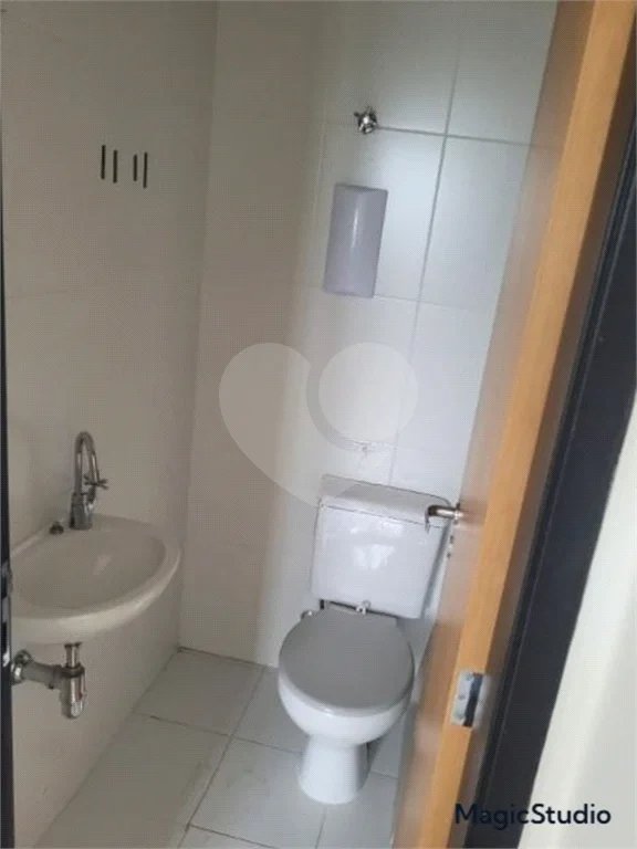 Sala comercial com 35m² , 1 vaga , 1 banheiro , à venda na Penha.