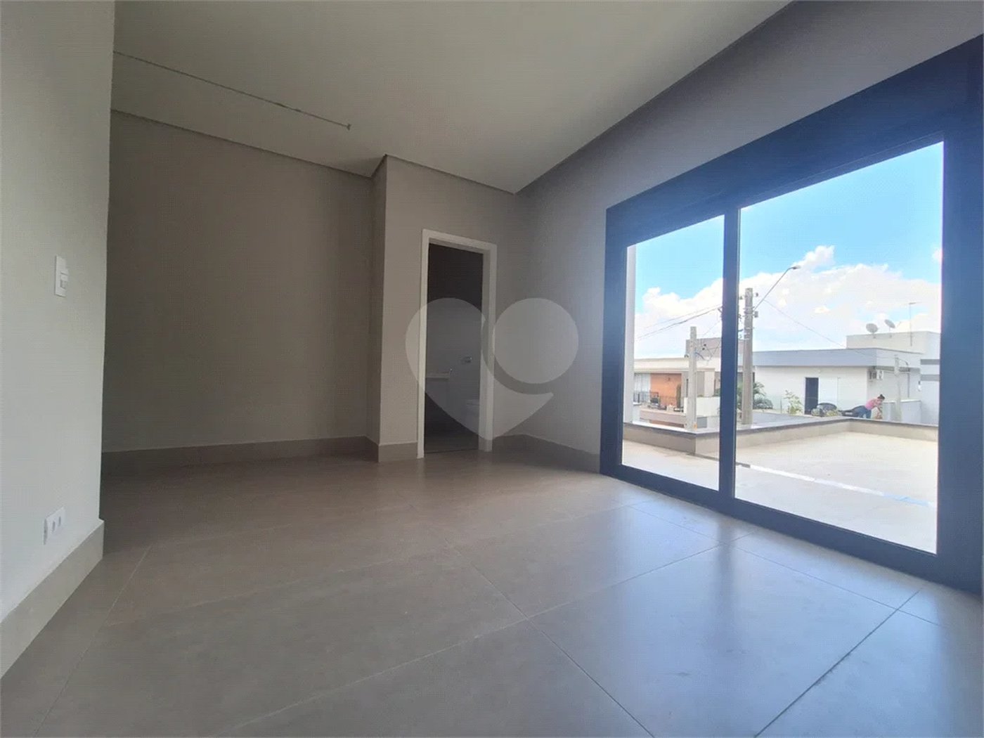 Casa NOVA com 03 suítes , piscina e condomínio com lazer completo!