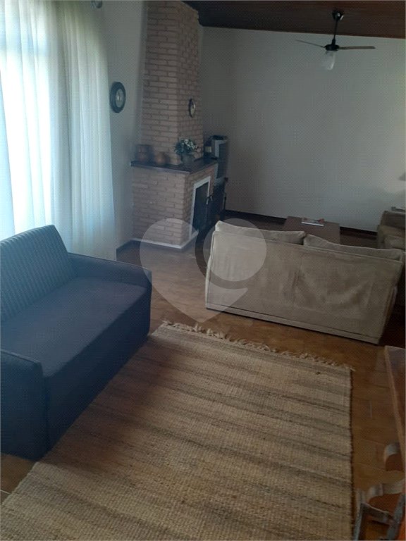 Casa Térrea com 3 quartos sendo 1 suíte. 1.400m² A/T. Jardim Floresta, Atibaia, SP