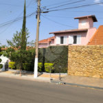 Casa à Venda no Santa Marta com 3 Suítes e Piscina