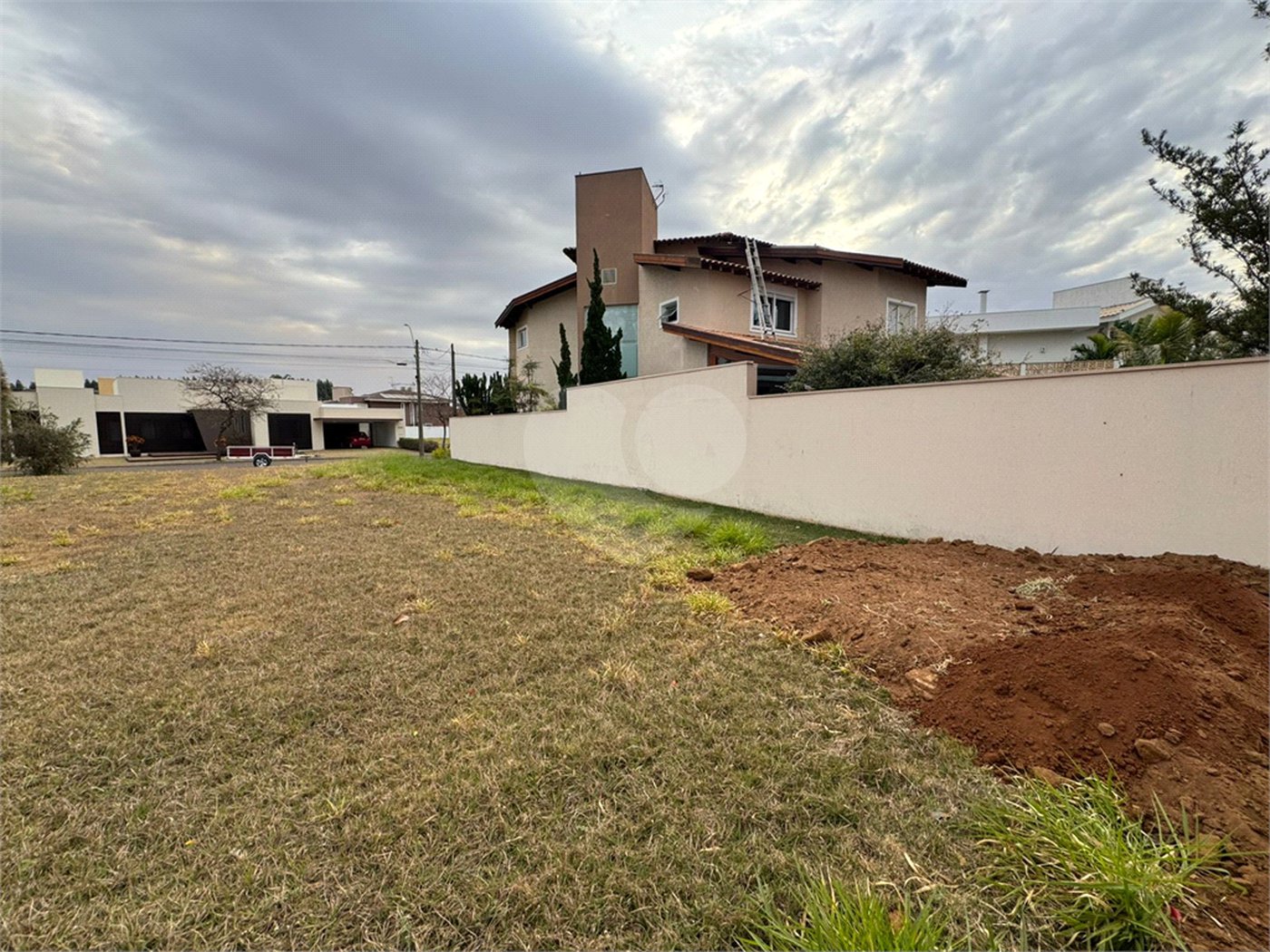 Terreno de 480m2 á venda, no condomínio Damha I, em São Carlos.