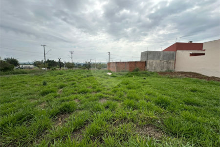 Terreno á venda, com 197m2, no Bairro Parque Primavera em São Carlos.